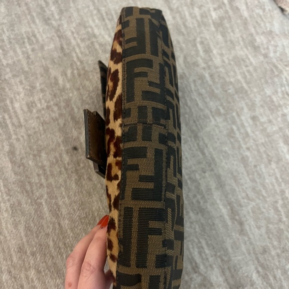 Fendi Baguette - Picture 14 of 15